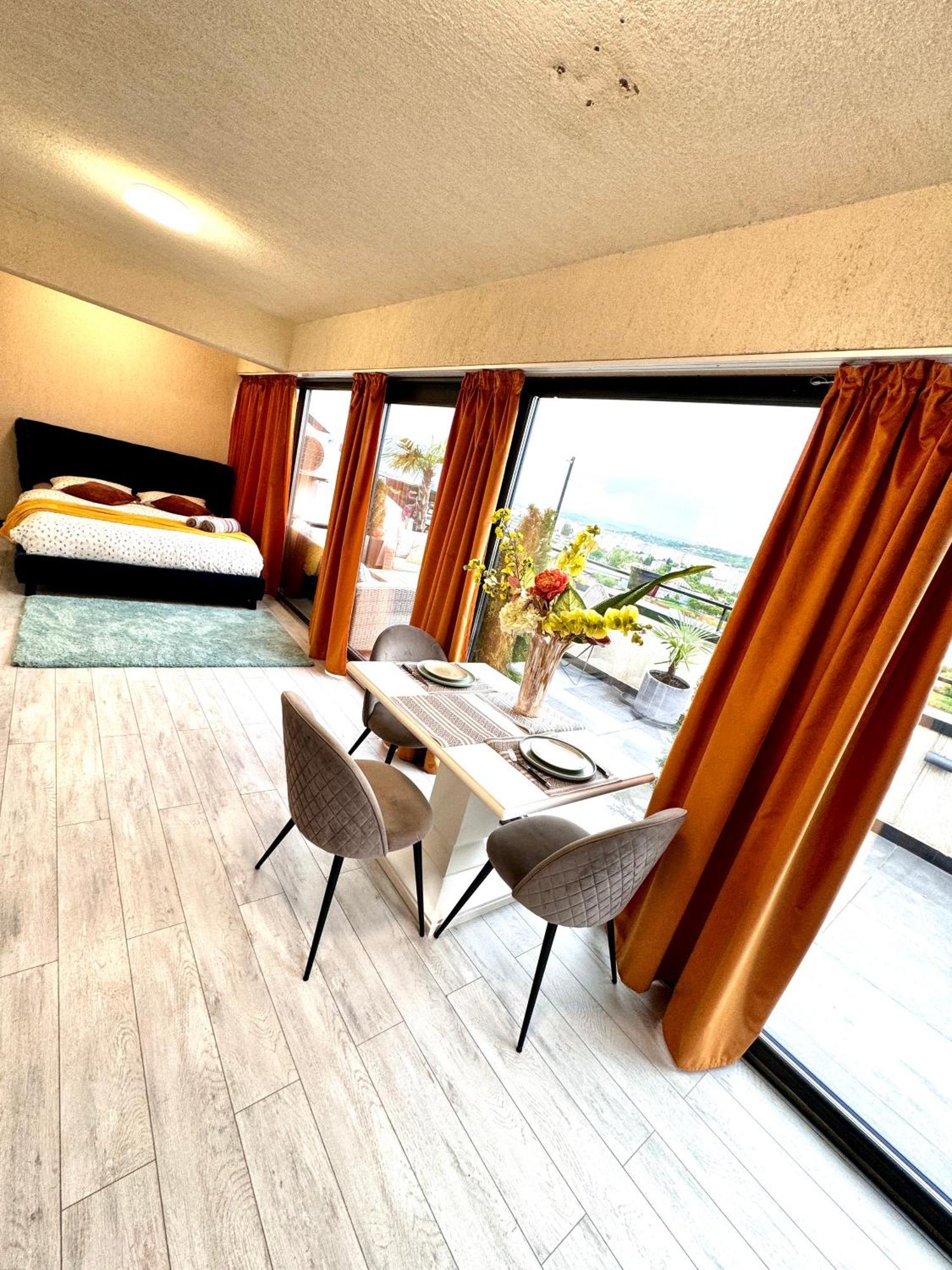 Penthouse Exclusive View , Iasi Lejlighed Eksteriør billede